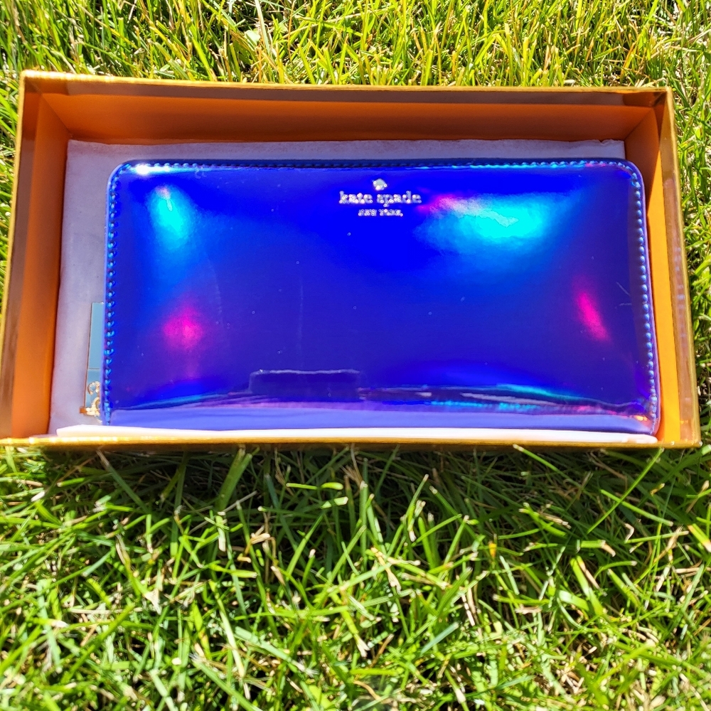 *NEW IN BOX* Kate Spade Wallet